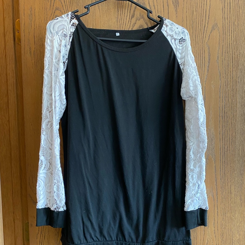Long Sleeve Lace Top (Black)